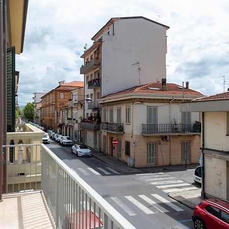La Suite 2 Ondina Viareggio 200M From Sea - Happy Rentals Eksteriør bilde