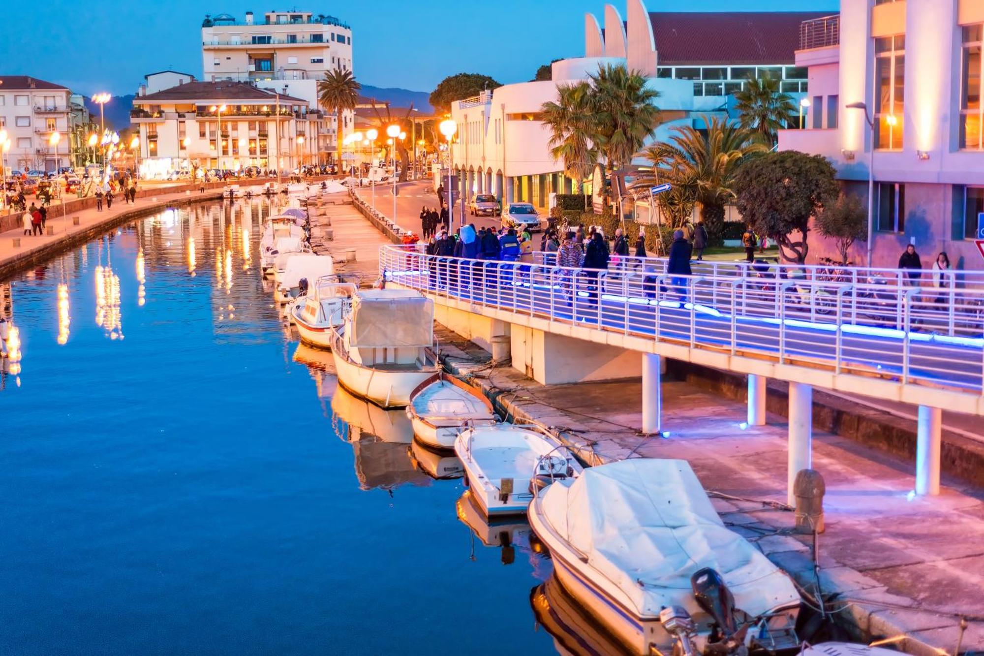 La Suite 2 Ondina Viareggio 200M From Sea - Happy Rentals Eksteriør bilde